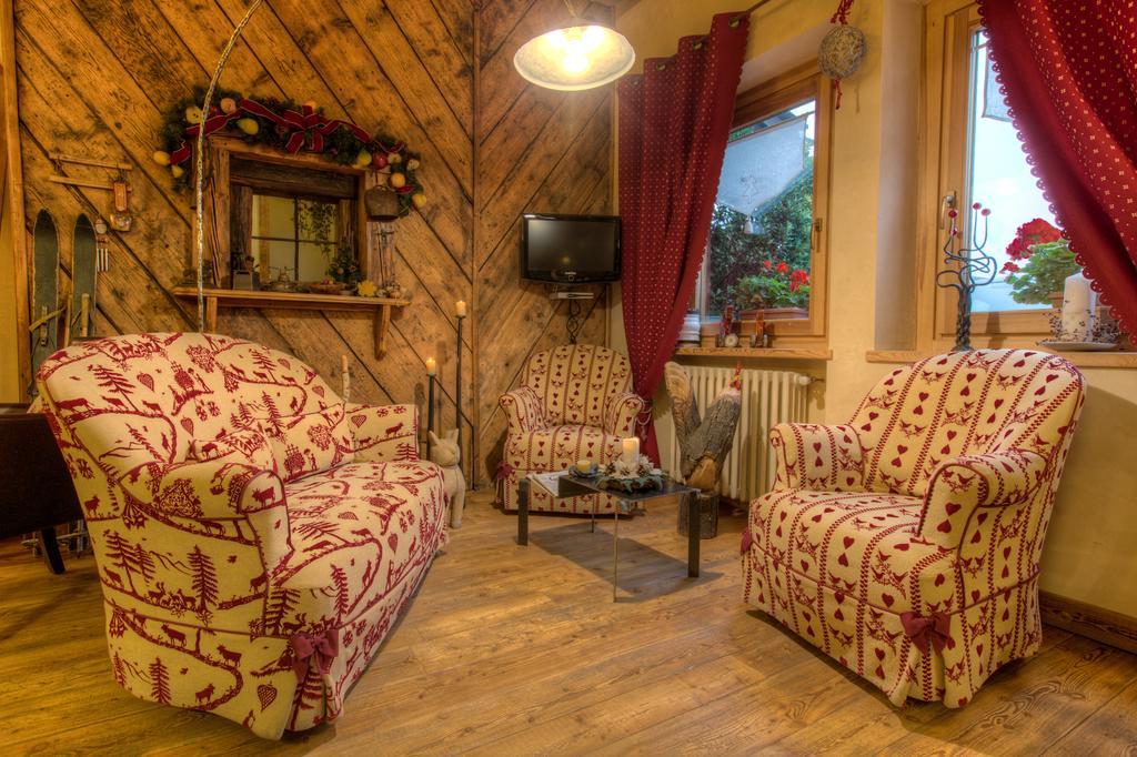 B&B Residence Checrouit クールマイユール エクステリア 写真