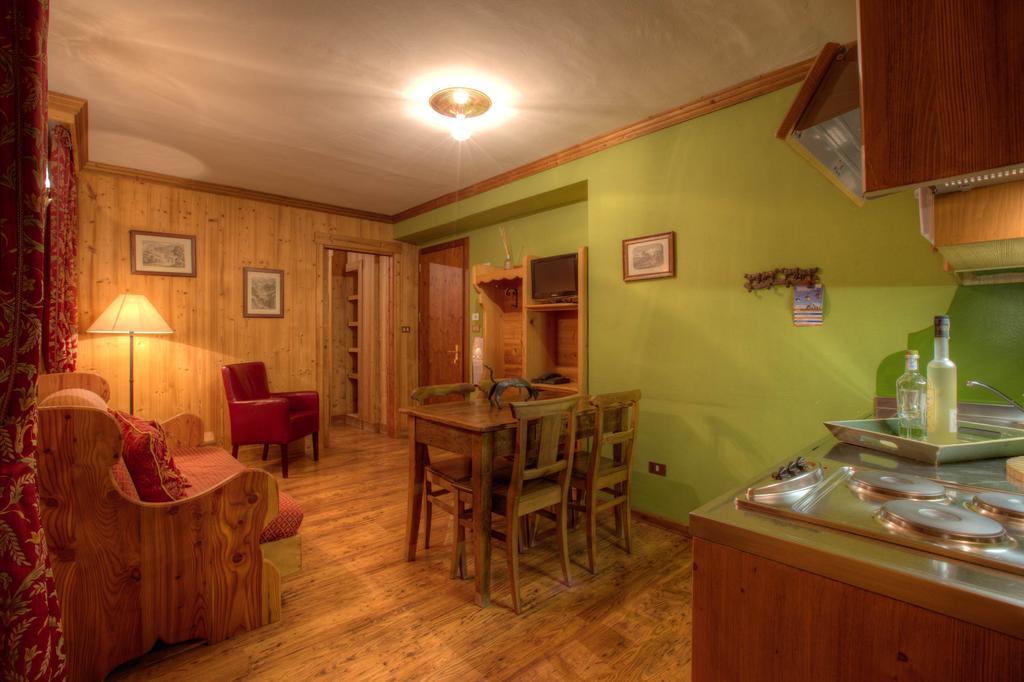 B&B Residence Checrouit クールマイユール 部屋 写真
